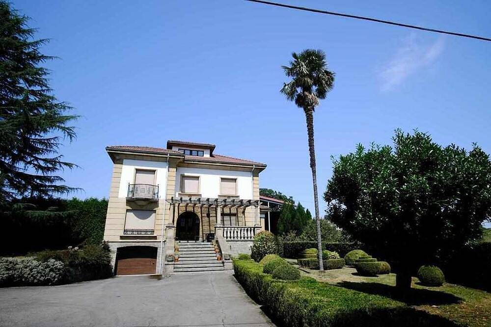 La Casona del Frontón in Siero, Asturias Province