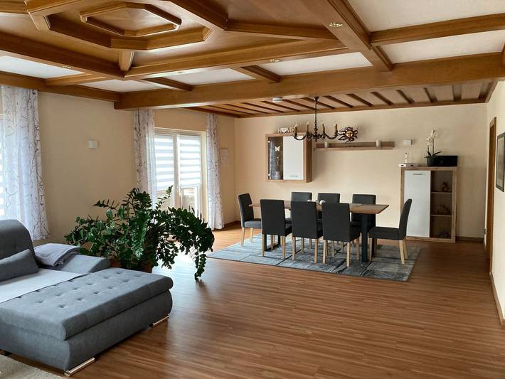 Ferienhaus für 10 Personen, mit Balkon und Garten
