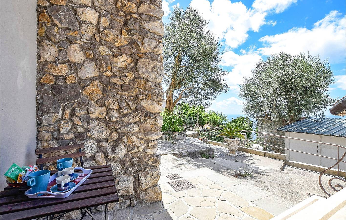 Apartamento vacacional entero, Alquiler con vistas al mar, aparcamiento y WiFi in Provincia de Nápoles