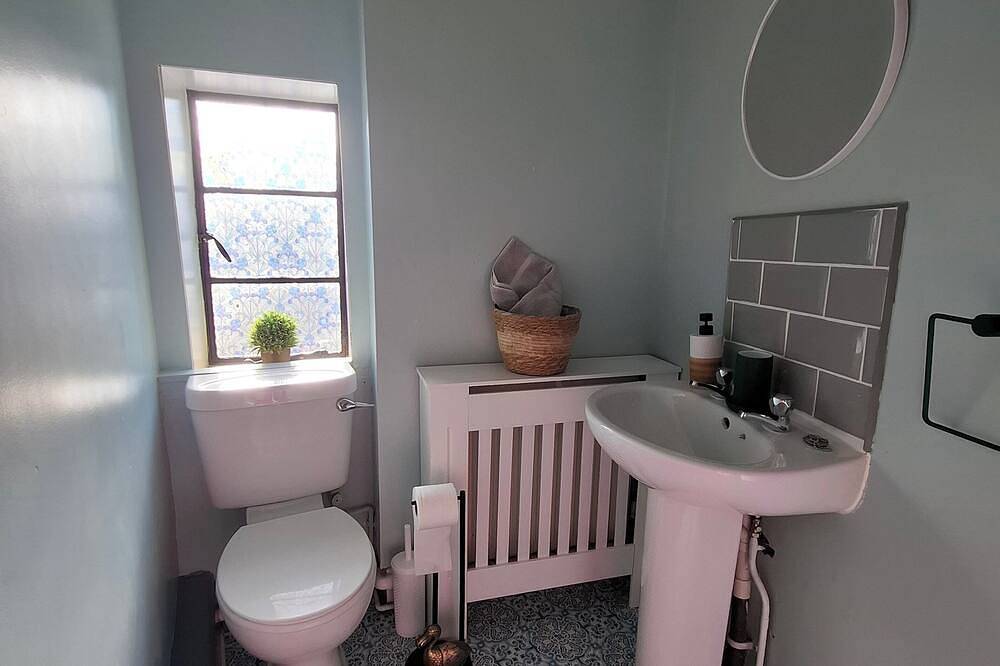 Entire apartment, Stroud - Apartment - Sleeps 2 - City Centre in Stroud, Gloucestershire