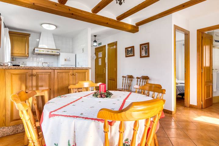 Appartement entier, Appartement 'El Castellet' avec vue sur les montagnes, Wi-Fi et climatisation in Orba, Costa Blanca