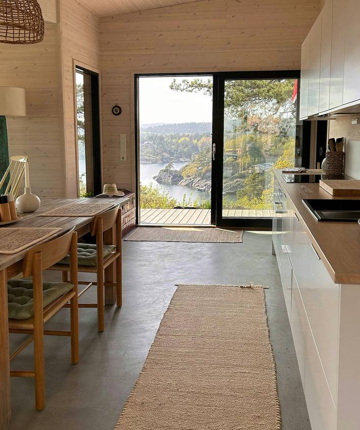 Feriehus for 8 personer, med terrasse, dyr tillatt i Aust-Agder