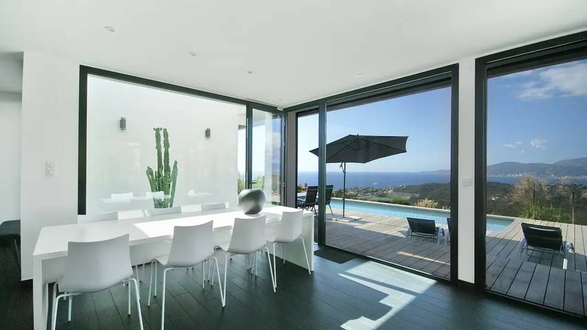 Location de vacances pour 7 personnes, avec piscine et jardin à Albitreccia - 3