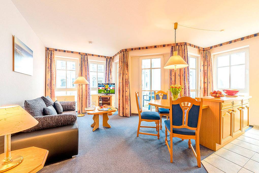 Entire holiday apartment, Holiday apartment for 4 people with balcony in Sellin, Ruegen