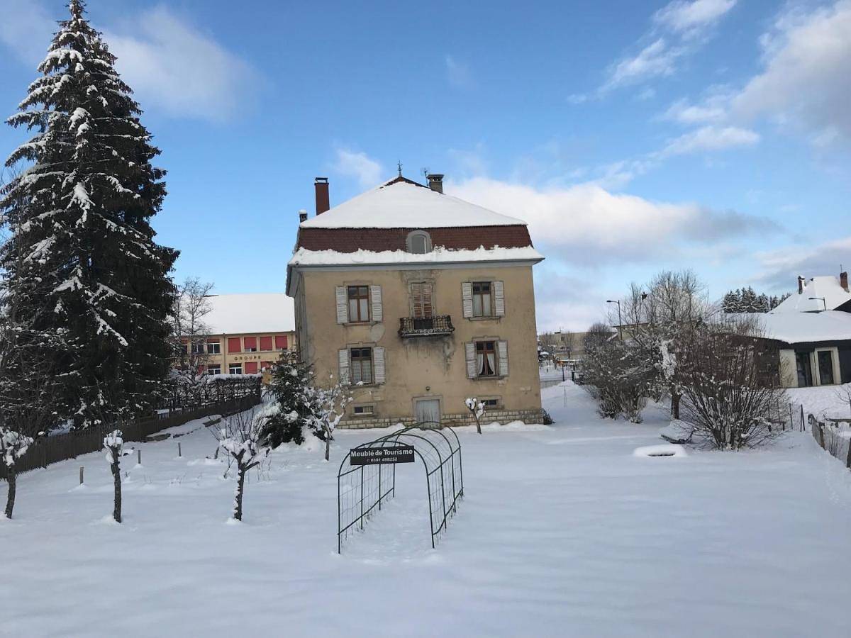 Appartement entier, Meublé de tourisme in Frasne, Jura Francais