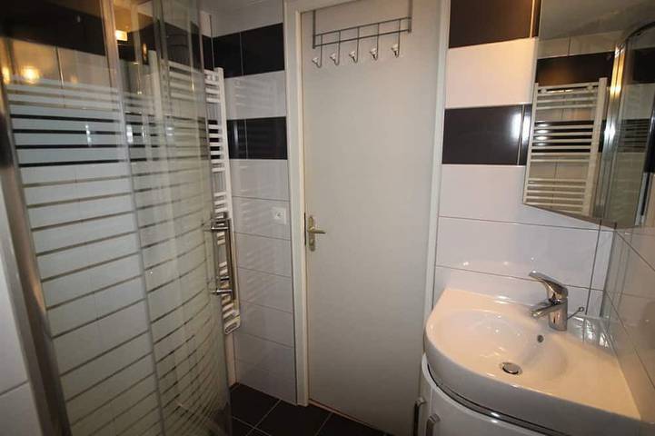 Gîte pour 8 personnes, avec balcon dans Office De Tourisme D Auris En Oisans - 4