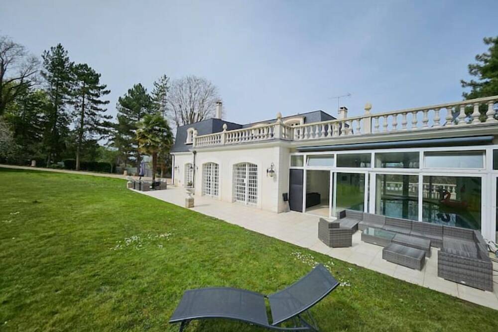 Villa Sweet Birds in Noisy-le-Grand, Sena-Saint Denis