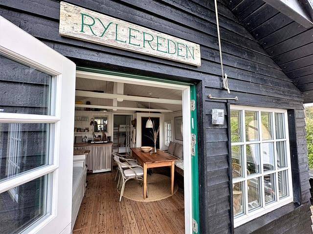 Drøm dig væk til et fredet sommerhus i Nordjyllands smukke klitlandskab in Region Hirtshals, Hjørring Kommune