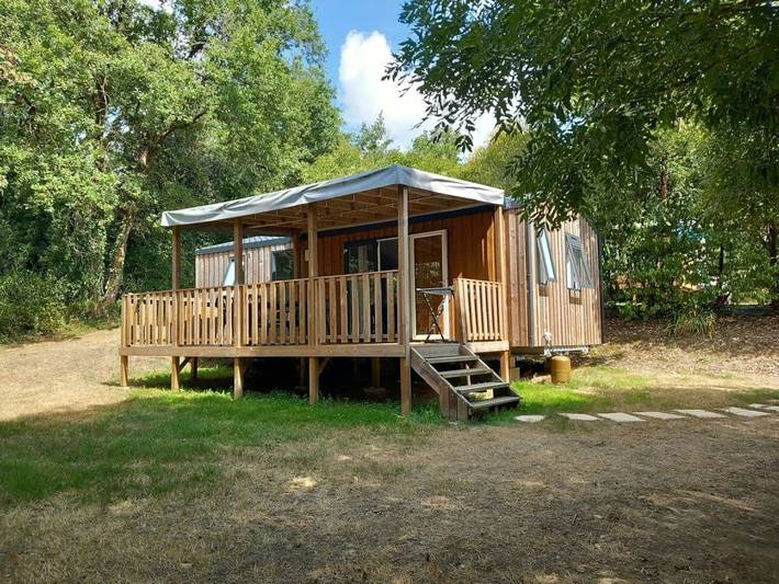 Mobil home pour 4 personnes, avec terrasse et piscine à Commequiers