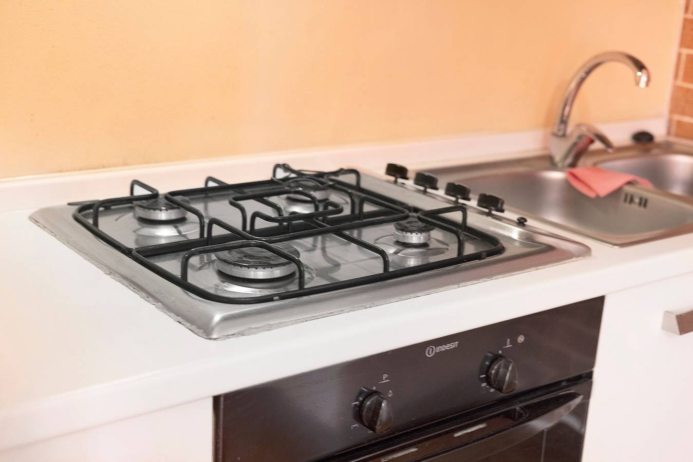 Entire apartment, Apartment 'Drago' with Mountain View, Shared Pool and Wi-Fi in Costigliole d'Asti, Langhe