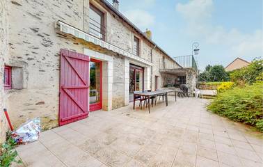 Gîte pour 10 personnes, avec terrasse dans Parennes