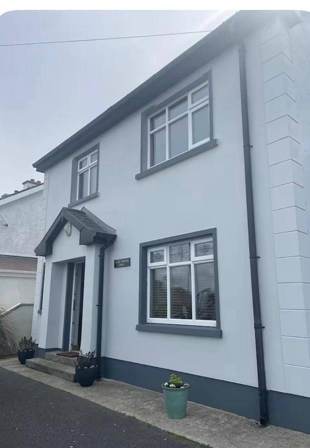 Location de vacances pour 9 personnes, avec jardin dans Dunglow - 3