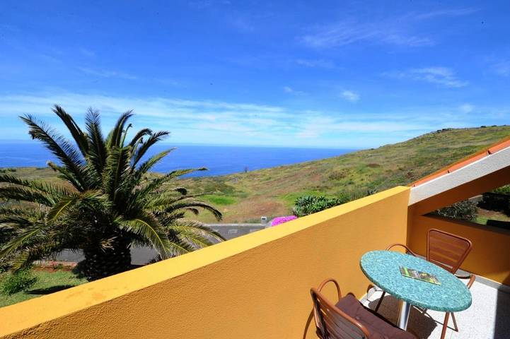 Chambre d’hôte pour 3 personnes, avec Balcon et Terrasse ainsi que Jardin et Piscine sur l' Île de Madère - 4