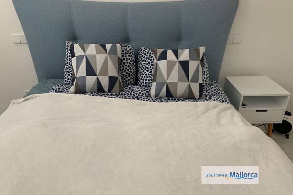 Entire apartment, Santa Ponsa Mallorca first line of sea - Aparthotel in Rotes Velles, Calvià