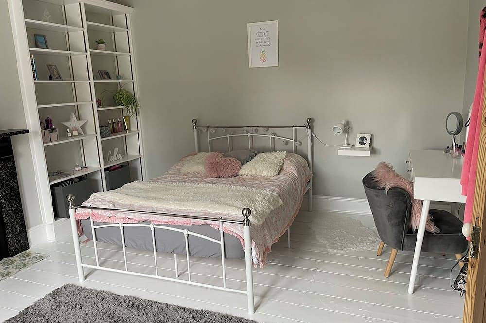 Beautiful family house near river with hot tub  in Wivenhoe, Colchester