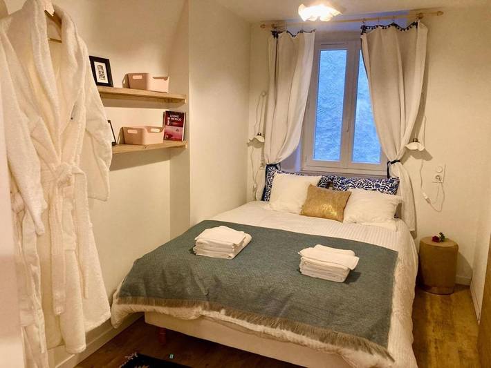 Gîte pour 3 personnes à Arbois (homonymie)