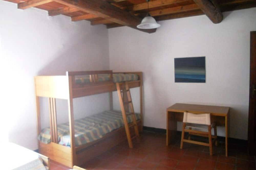 Familienfreundliches Landhaus im authentischen Steinstil Swimmingpool Wein Relax Wif in Castel Focognano, Casentino
