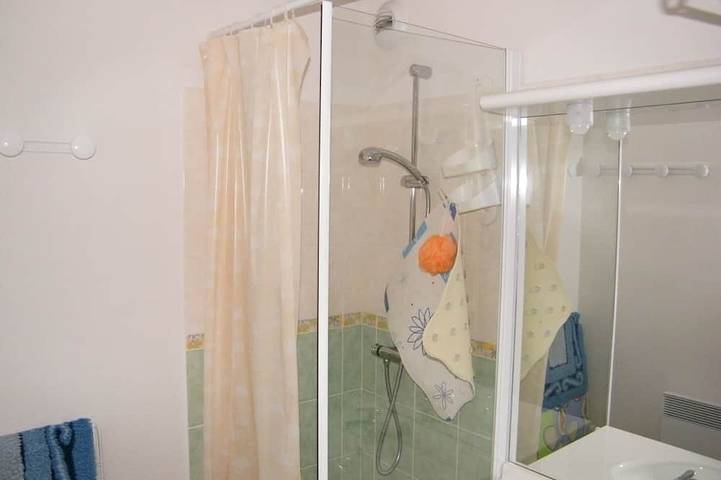 Gîte pour 5 personnes, avec jardin et terrasse à Guchen - 4