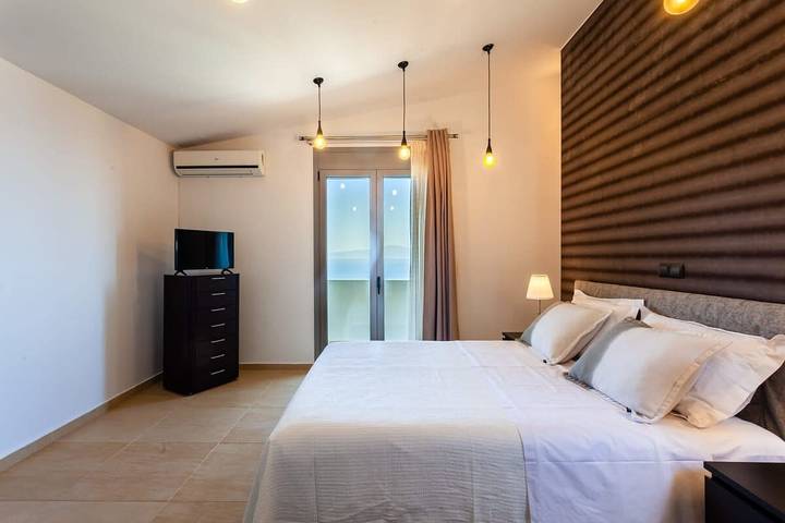 Ferienhaus für 8 Personen, mit Meerblick und Garten sowie Pool in Kalamata - 4