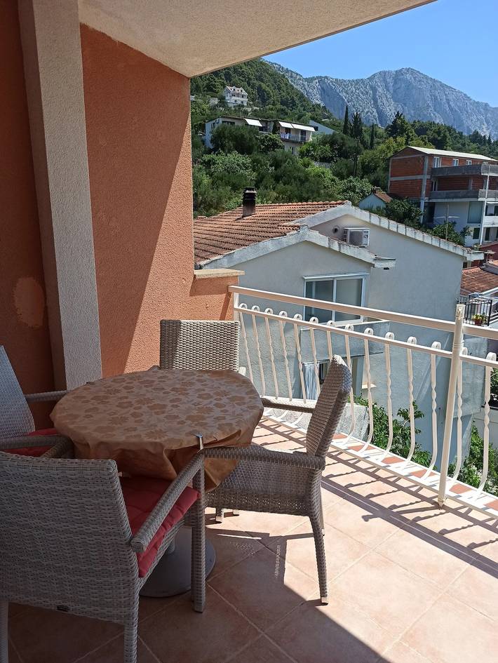 Apartament wakacyjny dla 4 osób, z balkon/ taras w Podgora