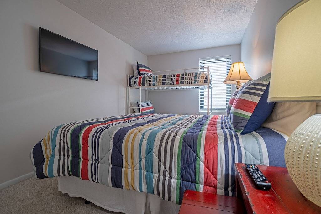 Vacation Apartment for 8 Guests in Gulf Shores, Alabama Gulf Coast