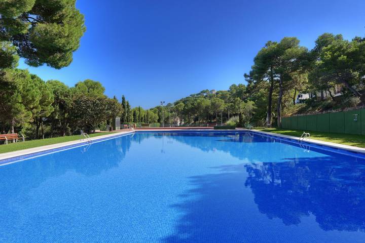 Casa rural para 7 personas, con jardín además de terraza y piscina en Cataluña - 3