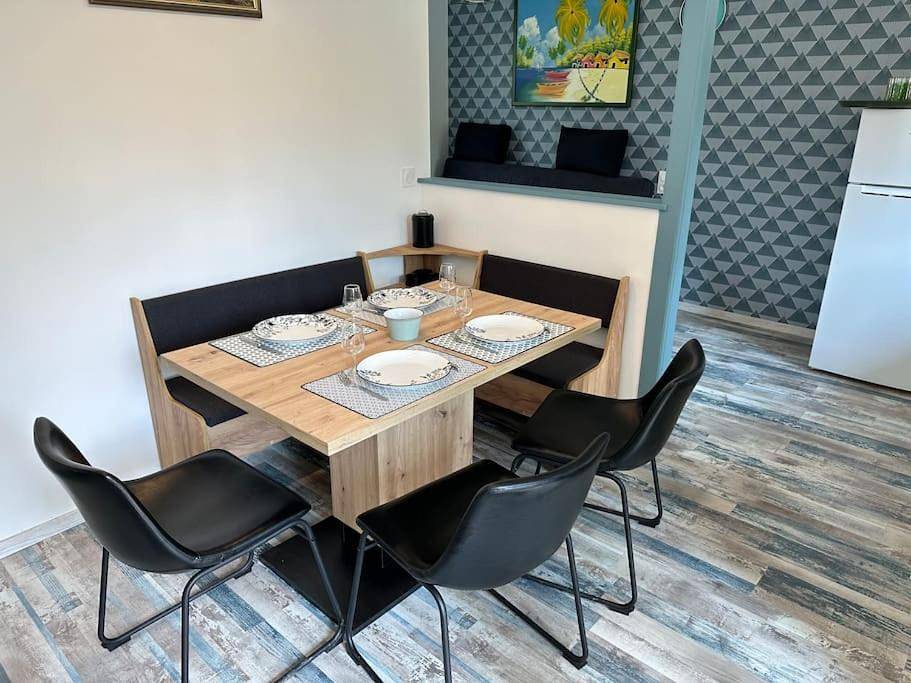Two-Bedroom House in Guipry, Région de Redon