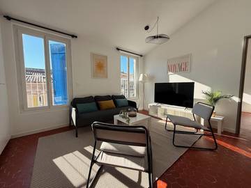 Gîte pour 6 personnes, avec vue et balcon dans Office de Tourisme de Cuges les Pins