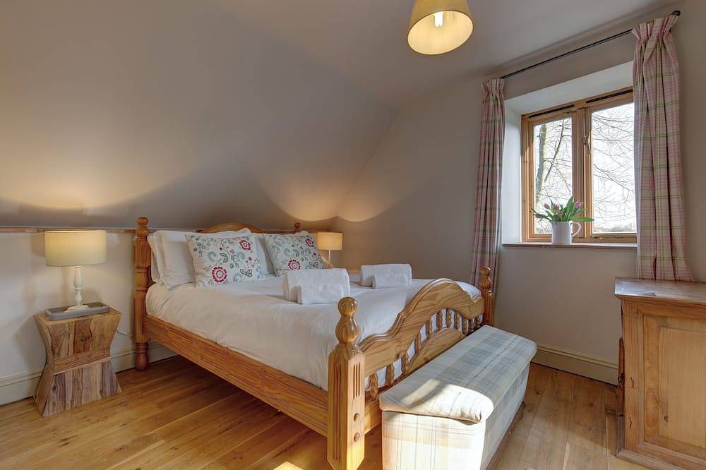 Workshop - sleeps 8 guests in 4 bedrooms in Bodham, Norfolk Coast