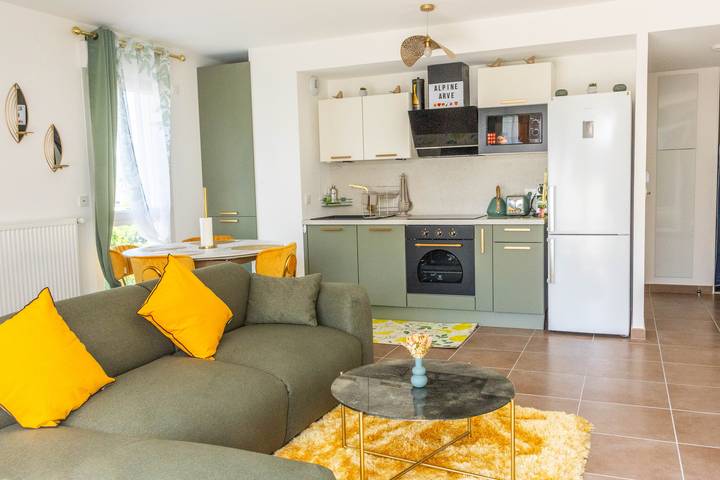 Ganze Ferienwohnung, Alpine Arve Get'Away in Cluses, Region Bonneville