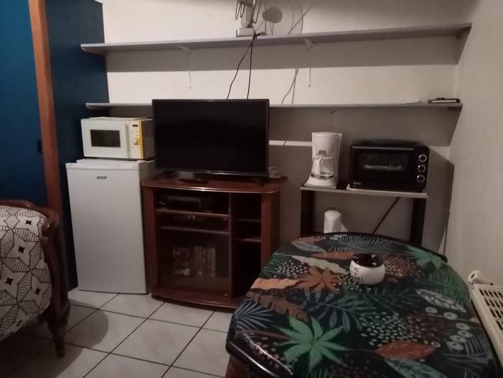 Gîte pour 2 personnes, avec Jardin ainsi que Piscine et Vue à Champigneulles - 2