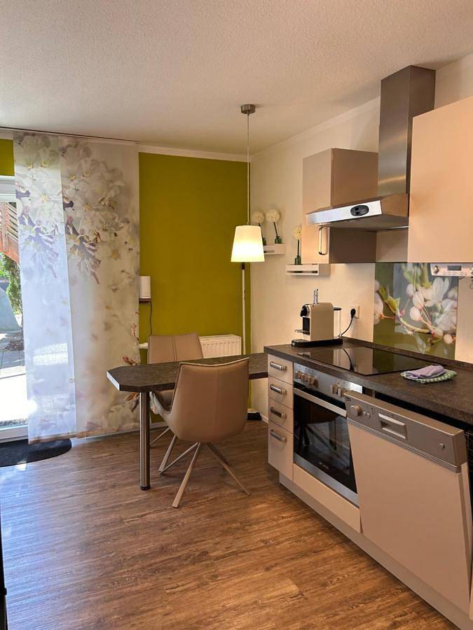 Ferienwohnung für 2 Personen, mit Terrasse und Garten sowie Sauna und Ausblick