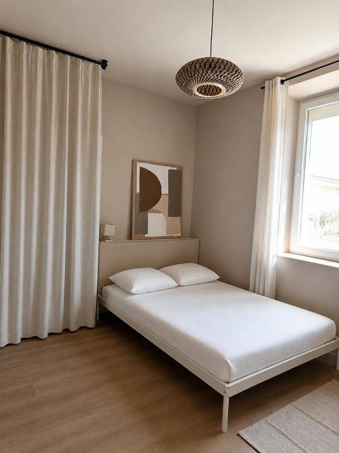 Maison d’hôte pour 2 personnes, avec Jacuzzi et Terrasse ainsi que Jardin et Piscine à Cheval-Blanc