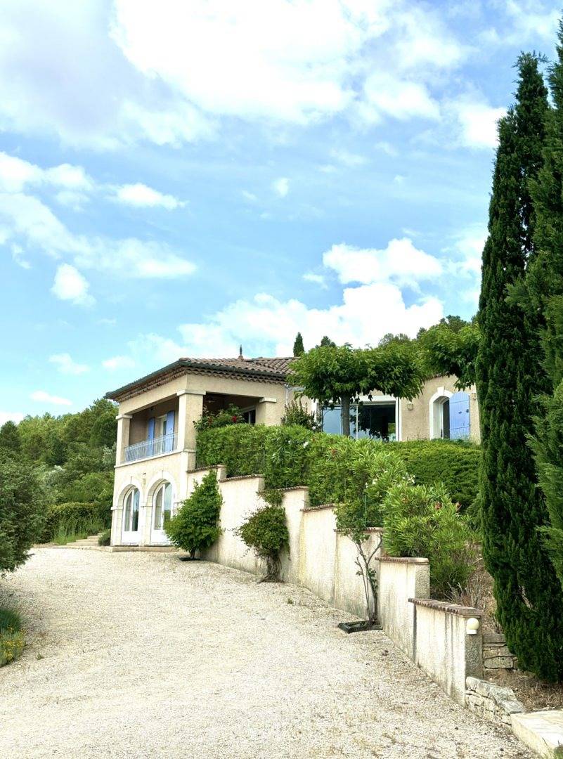 Villa provençale très proche de Vallon-Pont-d'Arc in Lagorce, Ardèche