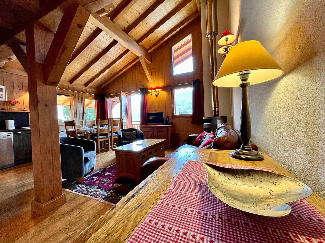 Entire apartment, Modern chalet with 3 bedrooms, balcony and garage in Samoëns in Samoëns, Bonneville region