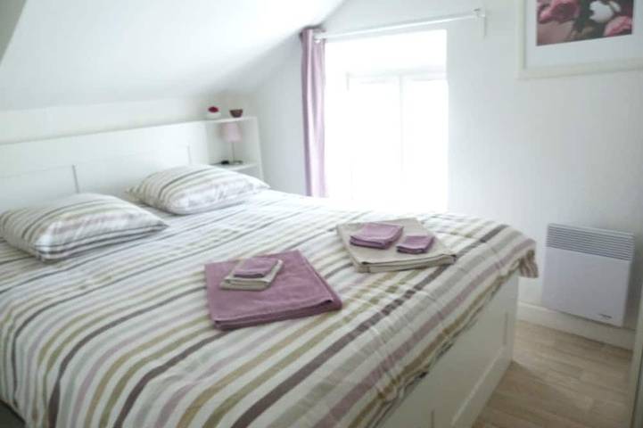 Ruhiges Tiny House mit Terrasse und 1 Parkplatz, mitten im Herzen von Bayeux in Bayeux, Bayeux und Umgebung