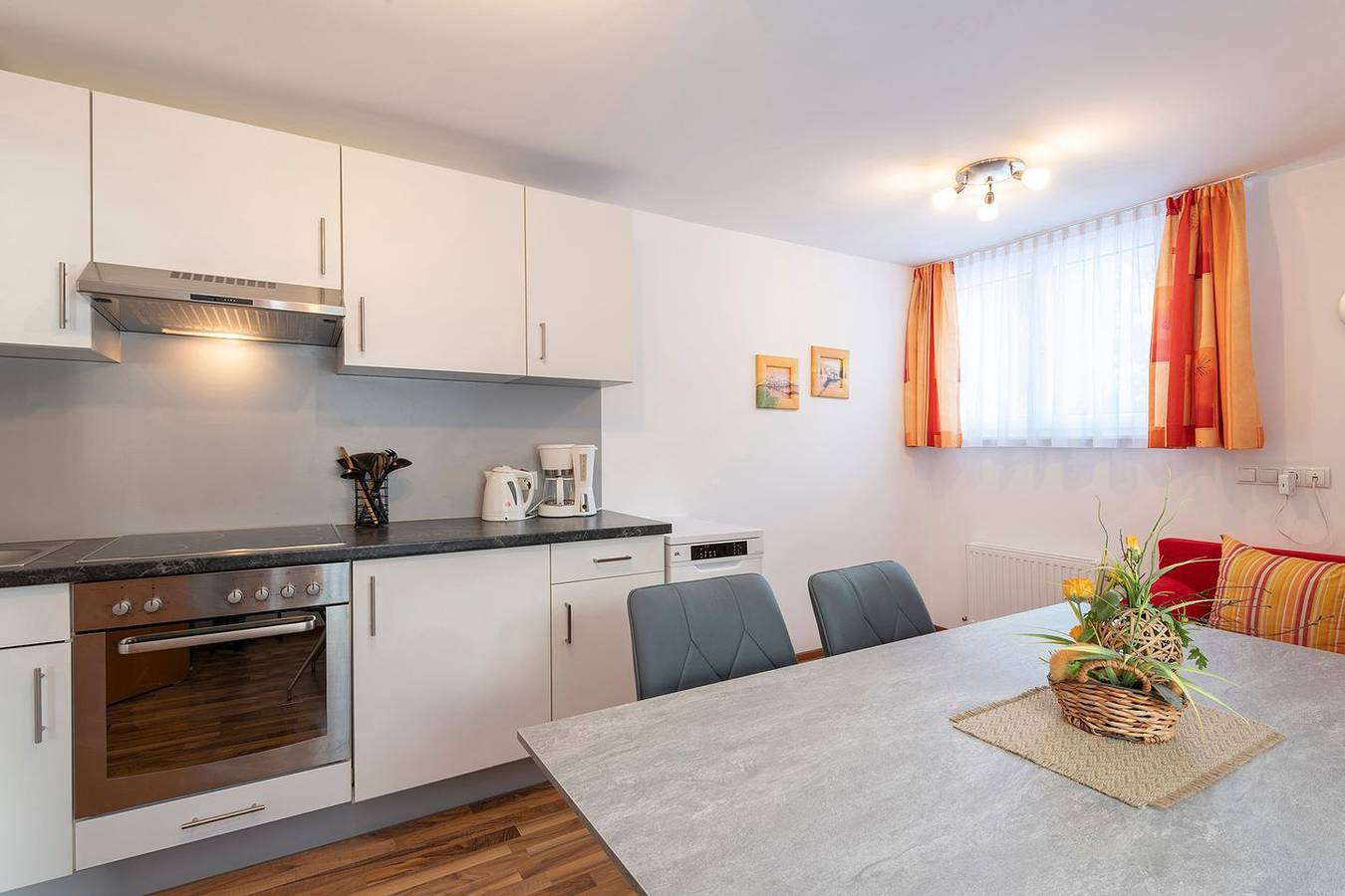 Geheel appartement, Vakantieappartement voor 5 personen met uitzicht in Bartholomäberg, Schruns-Tschagguns