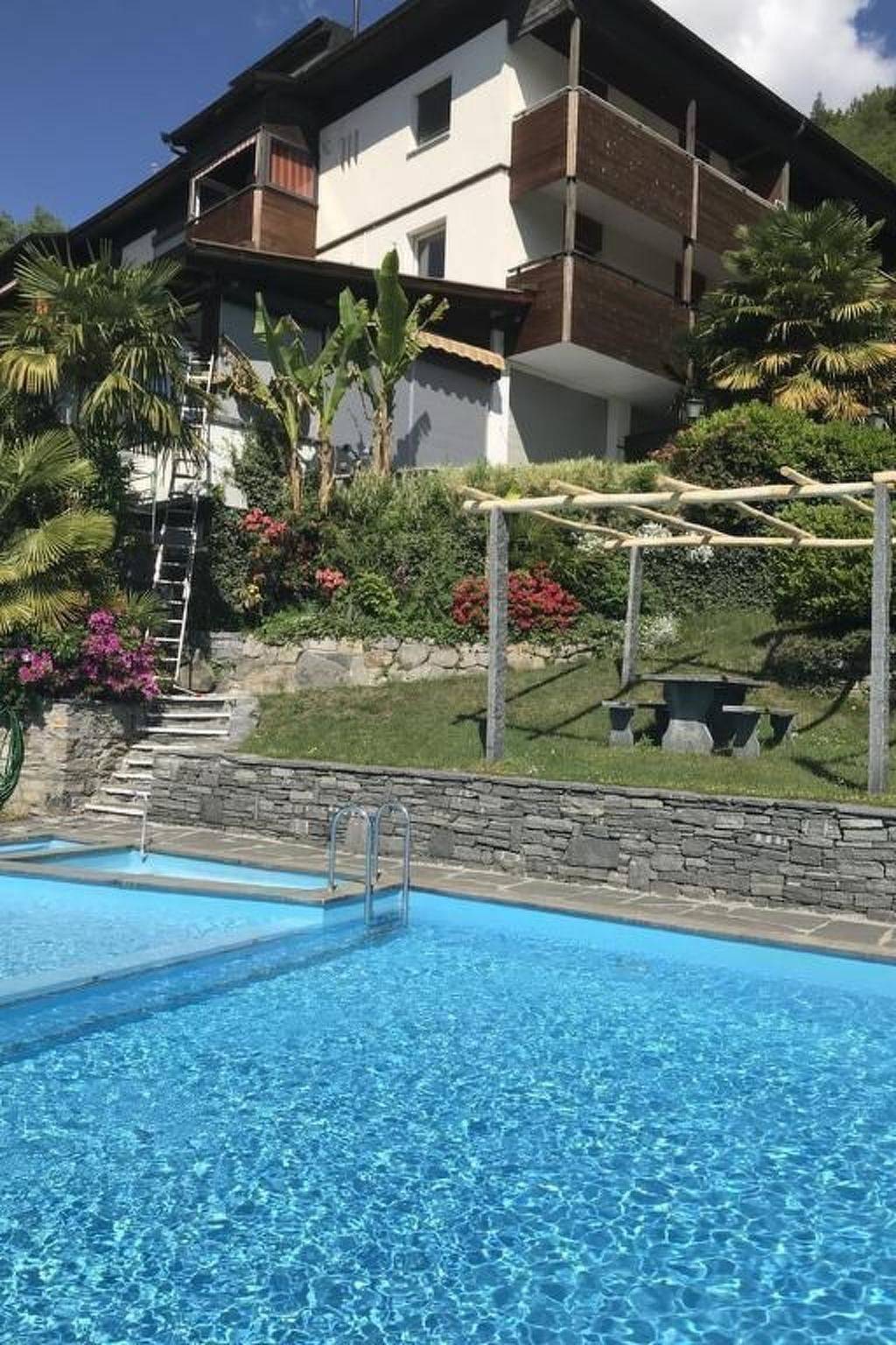 Ganze Wohnung, Seeblick und Pool in Tenero-Contra, Tessiner Alpen