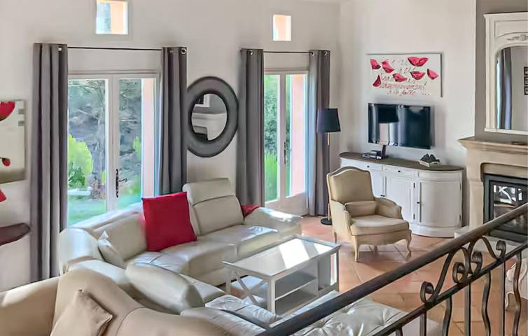 Location de vacances pour 10 personnes, avec jardin ainsi que piscine et terrasse, animaux acceptés à Mallemort - 4