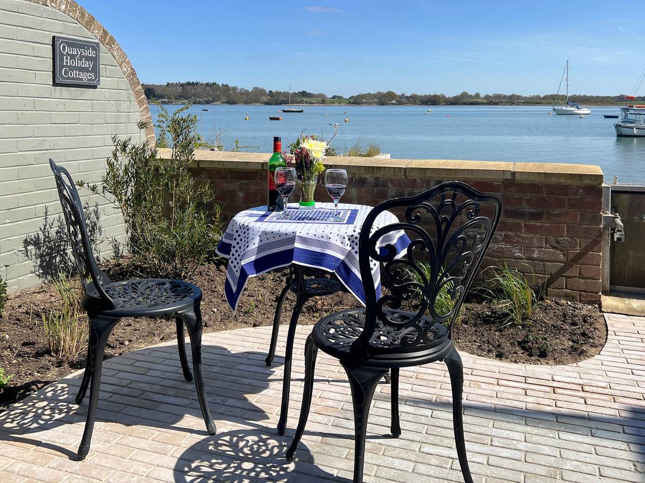 Quayside Cottage : Uk33899 in Waldringfield, Suffolk