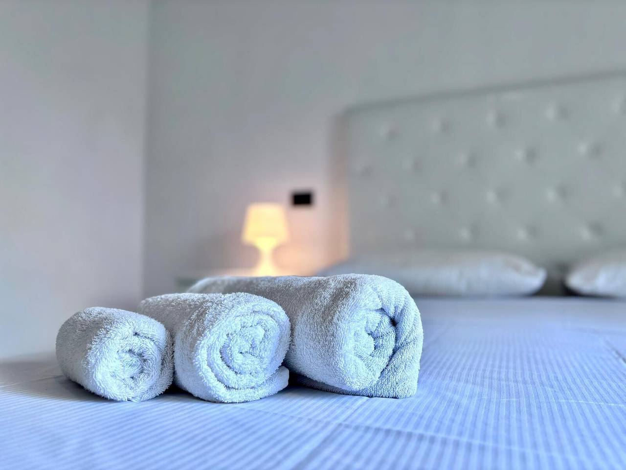 Ganze Wohnung, Apartment 'Family Comfort Sole' mit Balkon, Wlan und Klimaanlage in Sant'Alenixedda, Cagliari