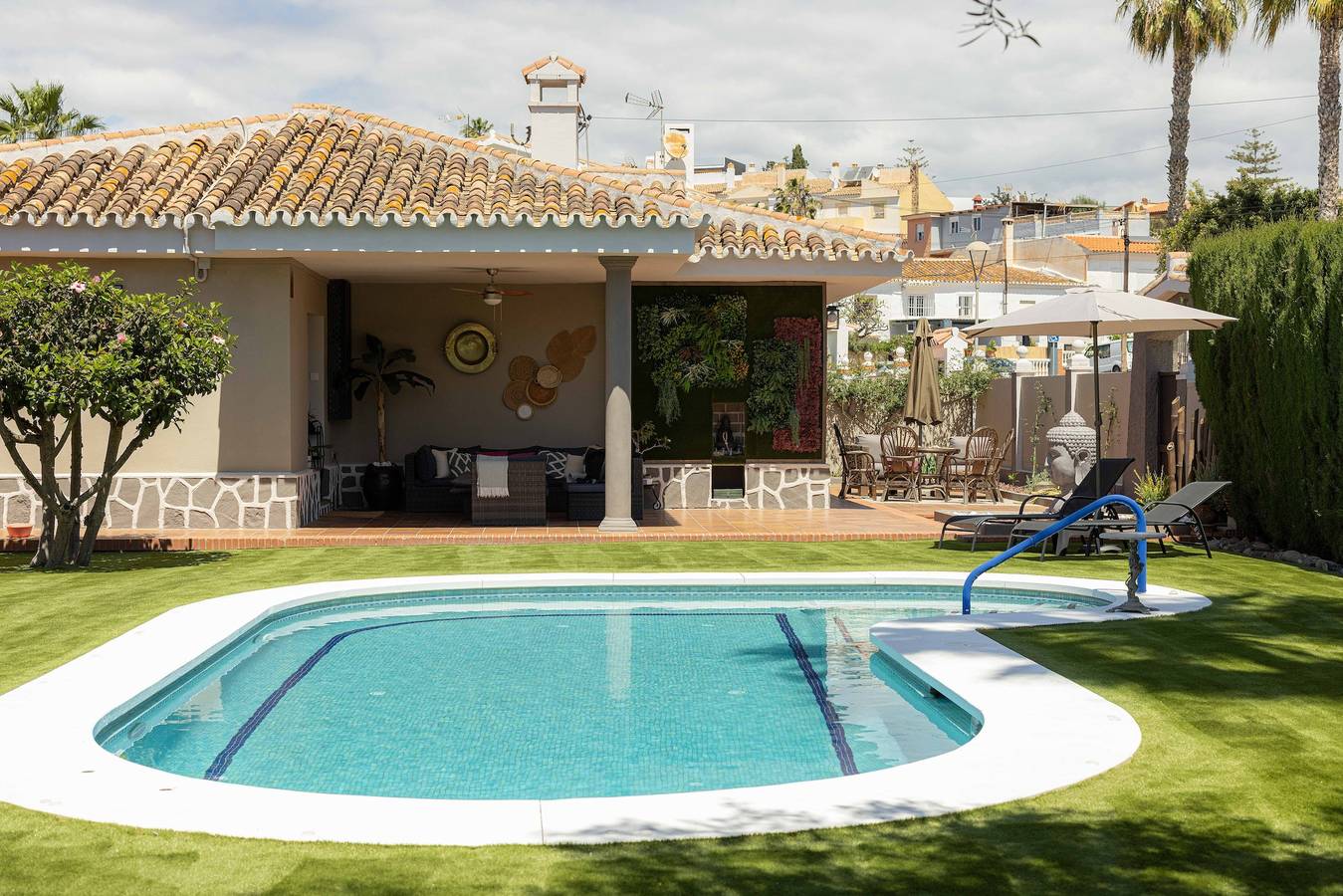 Villa 'Málaga Beach - Golf' con piscina privata, Wi-Fi e aria condizionata in Torre de Benagalbon, Rincón de la Victoria
