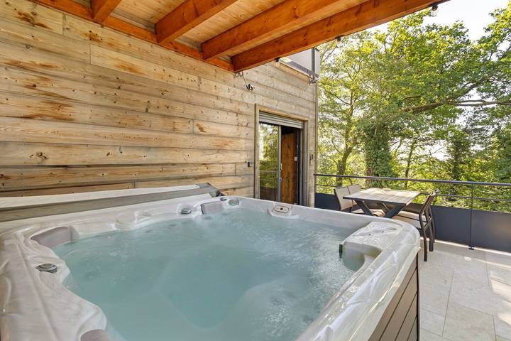 Maison de vacances pour 4 personnes, avec jacuzzi et jardin, adapté aux familles à Sarlat-la-Canéda