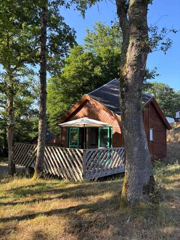 Gîte pour 5 personnes, avec jardin ainsi que terrasse et vue, animaux acceptés à Jouillat