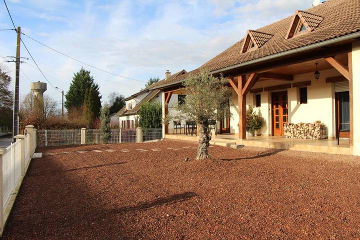 Location de vacances pour 14 personnes, avec sauna ainsi que jardin et jacuzzi, animaux acceptés dans Saint-Clément-à-Arnes