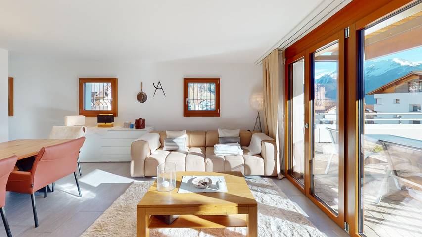Ganze Wohnung, Maisonette mit Bergblick & Kamin in Lantsch/Lenz, Plessur Alpen