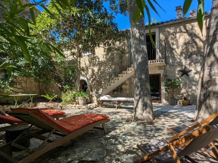 Chambre d’hôte pour 2 personnes, avec vue et jardin à Saint-Bauzély