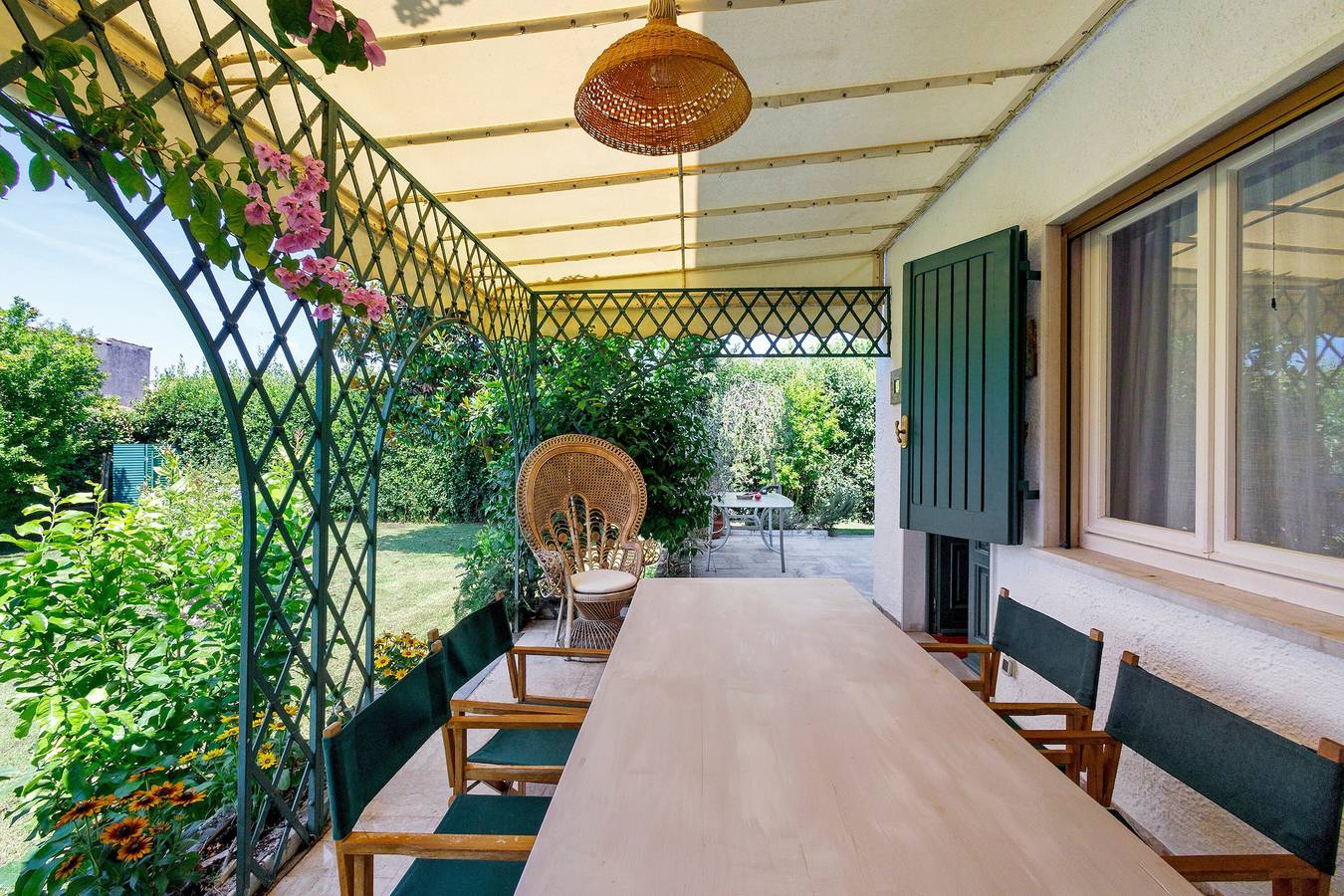 Villa in Forte dei Marmi nur wenige Minuten vom Meer entfernt in Forte dei Marmi, Italienische Riviera
