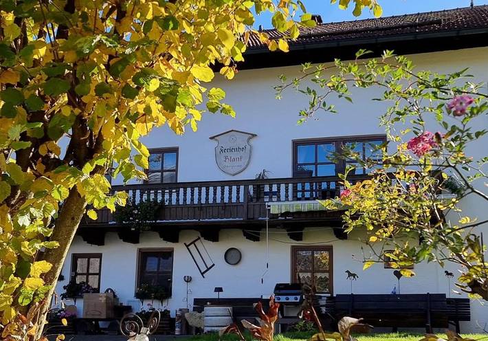 Ferienhaus für 4 Personen, mit Balkon und Terrasse sowie Garten und Ausblick am Simssee