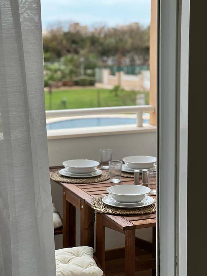 Apartamento para 4 personas, con piscina para niños y vistas además de piscina y jardín, Familias con niños en Retamar